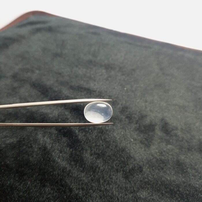 8.05ct Natural Moonstone Cabochon Gemstone for Ring and Pendant - Image 7