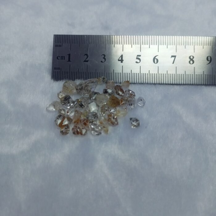 Natural Petroleum Quartz Rough 58.85ct Crystal Lot Pakistan - Image 4